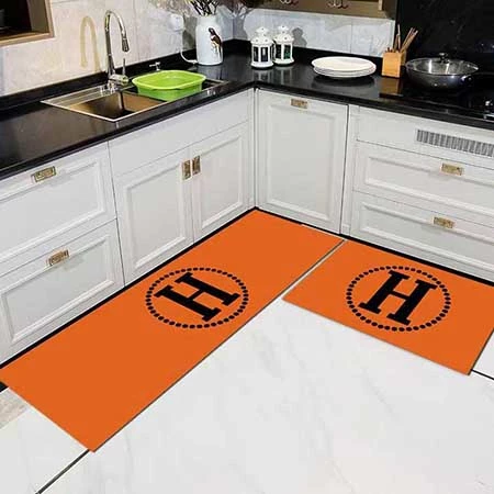 Hermes ラグ，オレンジ基調ラグ，様々な柄ラグ，Ｈマーク入りラグ，滑り止めラグ，防湿マット，吸水マット，室内ラグ，フロアマット，おしゃれインテリア