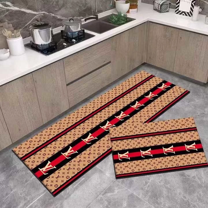 ブランドロゴ入りラグ